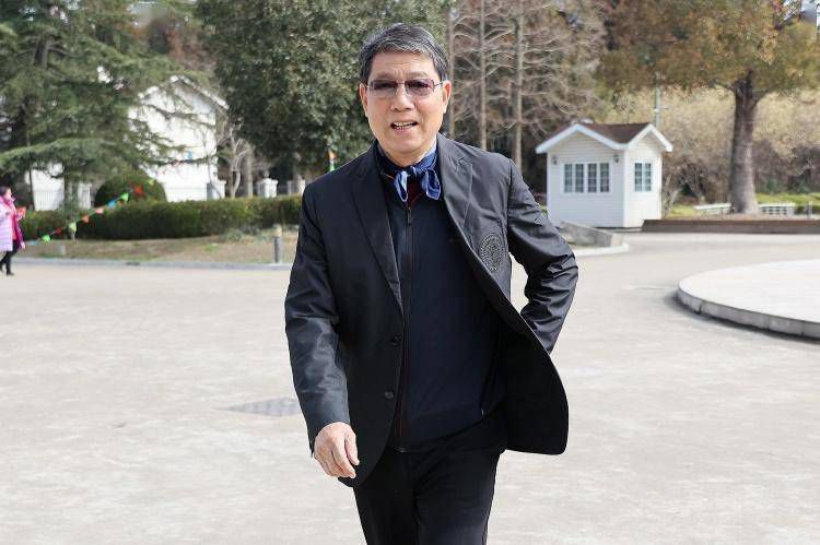 亚洲男人天堂av在线