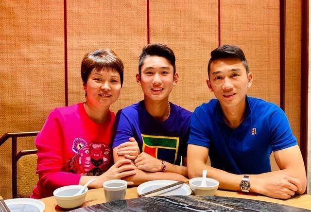 爱丝袜的vivian姐