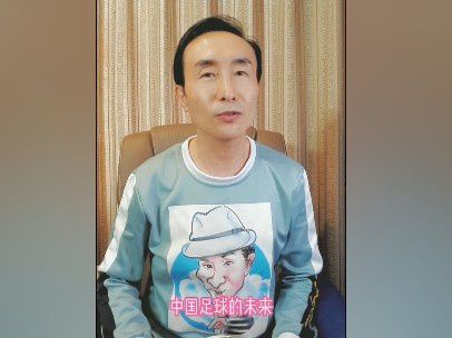 只落落看着